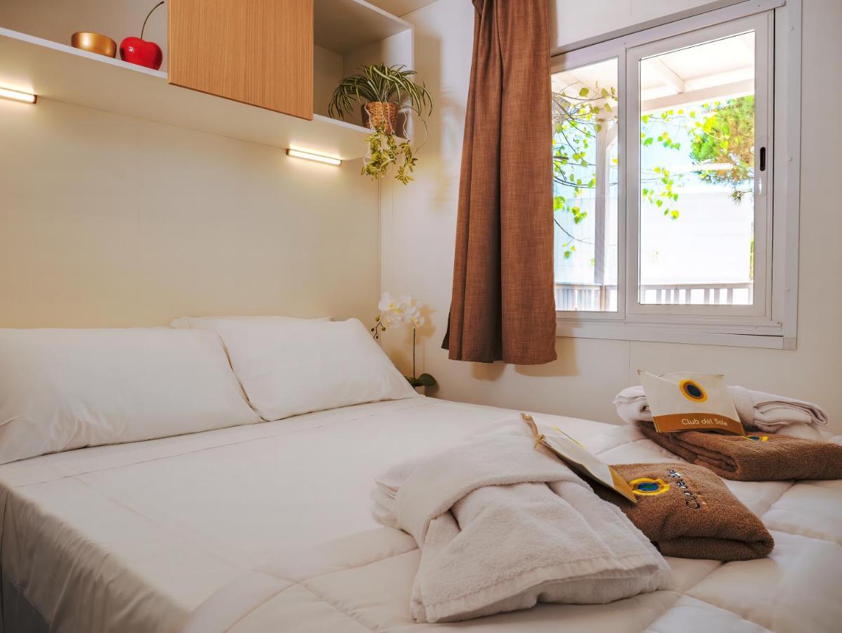 Club Del Sole Pini Boutique Resort Punta Marina Kültér fotó