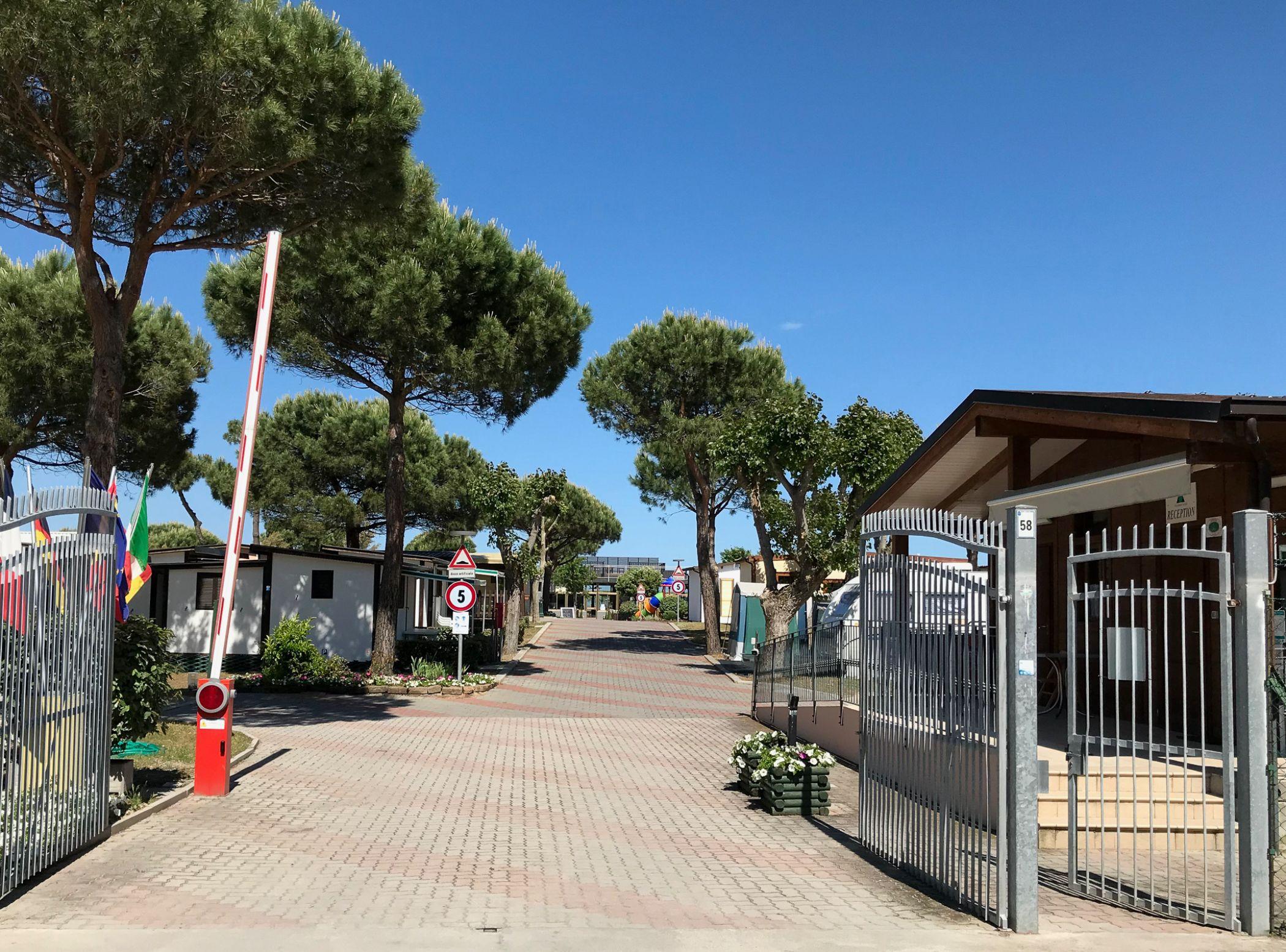 Club Del Sole Pini Boutique Resort Punta Marina Kültér fotó